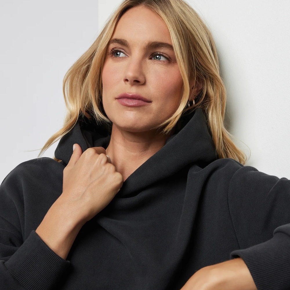Vuori Womens Charcoal Black Hoodie Sweatshirt